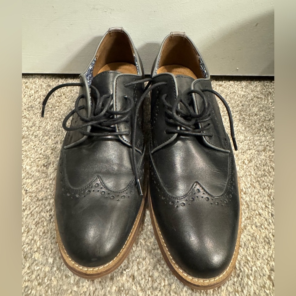 Slightly Worn Johnston and Murphy Wingtips - Size 7M